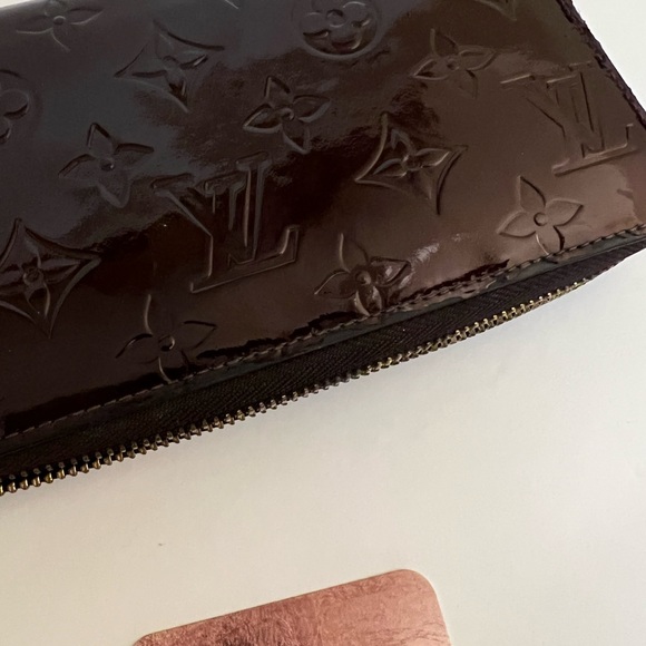 Vernis Zippy Wallet - Picture 5 of 8